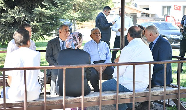 Başkan Büyükkılıç, mahalle muhtarlarıyla bir araya geldi