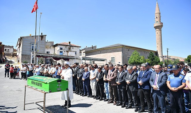 Başkan Büyükkılıç, selde hayatını kaybeden Saraç'ın cenaze törenine katıldı
