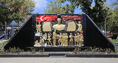 Başkan Mutlu talimat verdi, Atatürk Büstü yenilendi