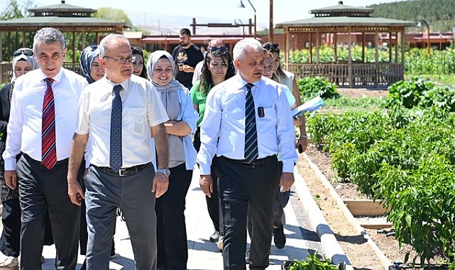 Başkan Şahin, Ekolojik Köy’ü ziyaret etti