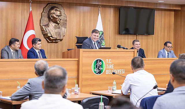 Başkan Tugay: Önce temel belediyecilik hizmetleri