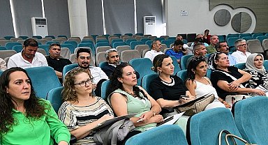 Bornova'da muhtarlara Kent Konseyi semineri