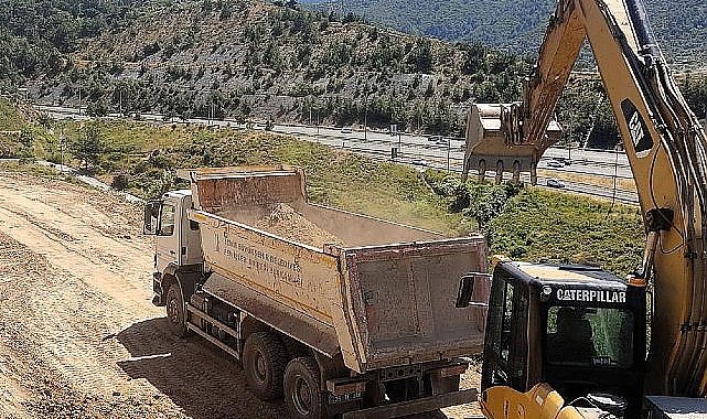 Büyükşehir'in ulaşım yatırımları sürüyor Yeni açılan yollar trafiğe nefes oldu