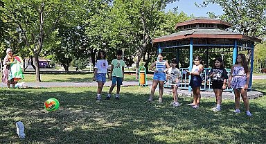 Çankaya Belediyesi, çocukların yaz tatilini keyifli geçirmeleri amacıyla düzenlediği Yaz Dönemi Çocuk Atölyeleri devam ediyor.