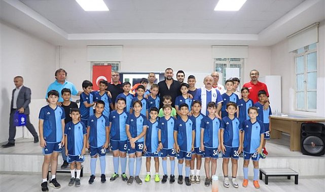 Çankırı’da Tuz Müsabakaları eski futbolcu Ümit Karan’ın vuruşu ile başladı