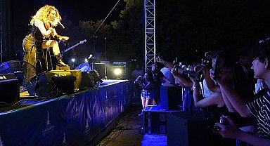 Çim Konserleri'nde Sena Şener rüzgarı