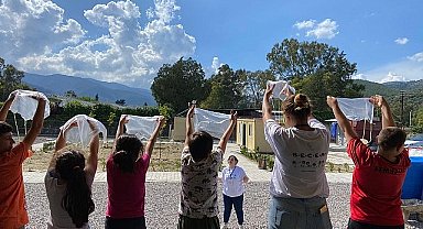 Çimko'dan depremden etkilenen çocuklara eğitim desteği