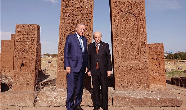Cumhurbaşkanı Erdoğan’dan Ahlat Selçuklu Meydan Mezarlığı’na ziyaret