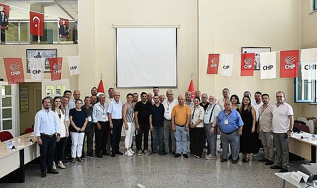 Cumhuriyet Halk Partisi Parti Okulu, insan odaklı, dirençli ve daha yaşanabilir kentler yaratmak hedefiyle, 31 Mart Yerel Seçimlerinde seçilen belediye meclis üyelerinin eğitimine başladı