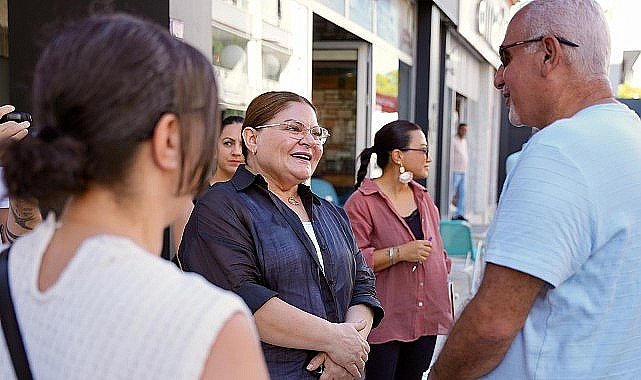 Didim Belediye Başkanı Hatice Gençay, ilçenin en işlek caddelerinden birisi olan Kurtuluş Caddesi'nde esnaf ve vatandaşlarla bir araya geldi.