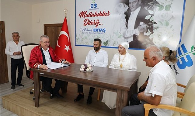 Edremit Belediyesi Evlendirme Dairesi yeni yerinde hizmet vermeye başladı