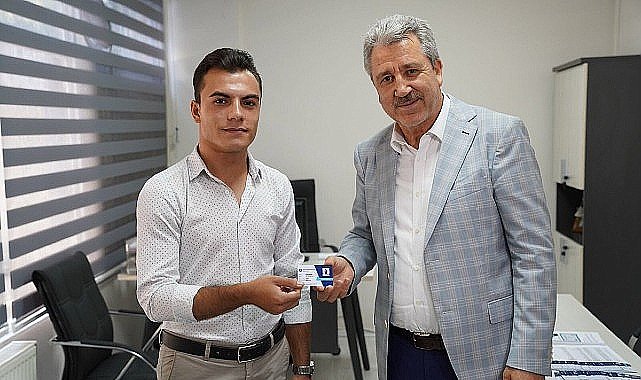 Ege Üniversitesinin 'Mezun Kart' uygulaması yoğun talep görmeye devam ediyor