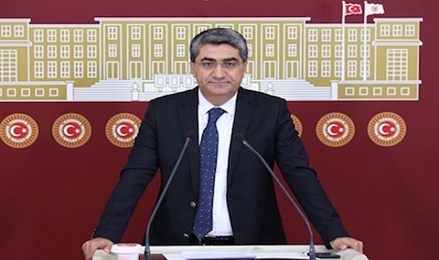 Ekmen, Bakanlar Tunç ve Yerlikaya’ya orman yangınlarındaki soruşturmaları sordu