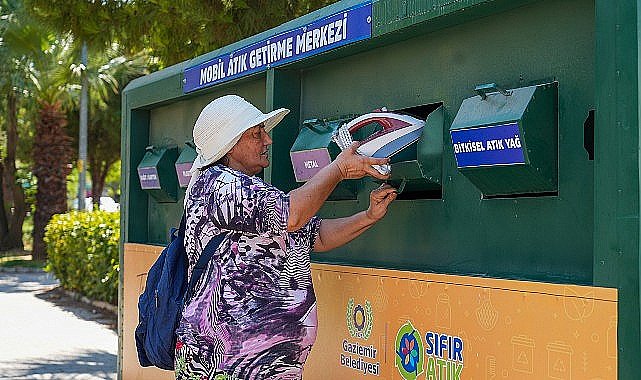 Gaziemir'de Mobil Atık Getirme Merkezleri'yle atıklar dönüşüyor