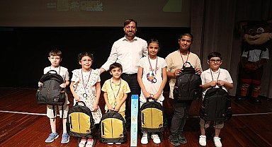 Genç KOMEK Yaz Okulu Kapsamındaki Yarışmaların Kazananlarına Hediyeleri Verildi