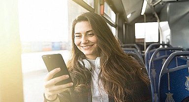 İBB, İstanbul'un 11 bin 944 noktasında sınırsız internet hizmeti sunmaya devam ediyor