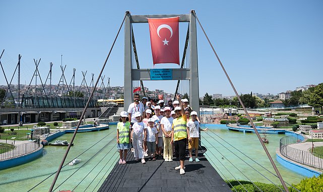 İBB'nin “Küçük Rehberler İstanbul’u Keşfediyor” projesi