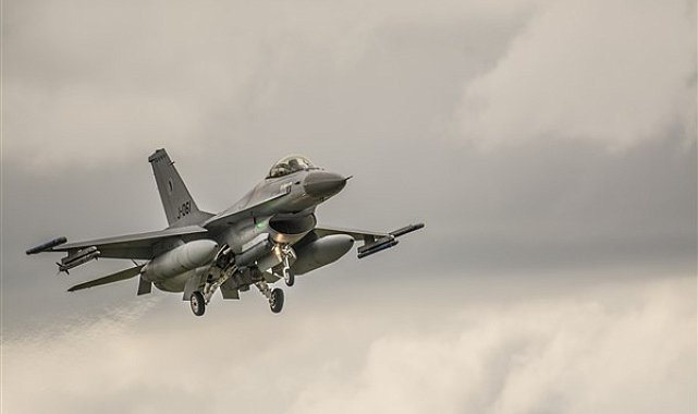 IDF: Savaş uçakları terör örgütünün faaliyet gösterdiği binaya saldırdı
