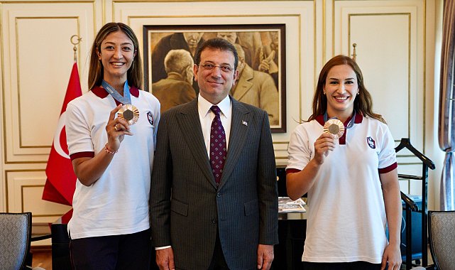 İmamoğlu, olimpiyatlarda bronz madalya kazanan Aydın ve Çavuşoğlu’nu tebrik etti