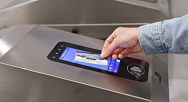 İzmir Büyükşehir Belediyesi'nden müjde: Özel okul öğretmenlerine de indirimli ulaşım geliyor