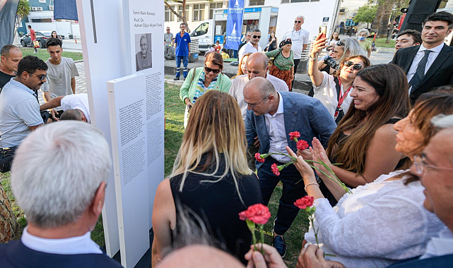 İzmir Kent Konseyi’nin eski Başkanı Akyarlı, düzenlenen törenle anıldı