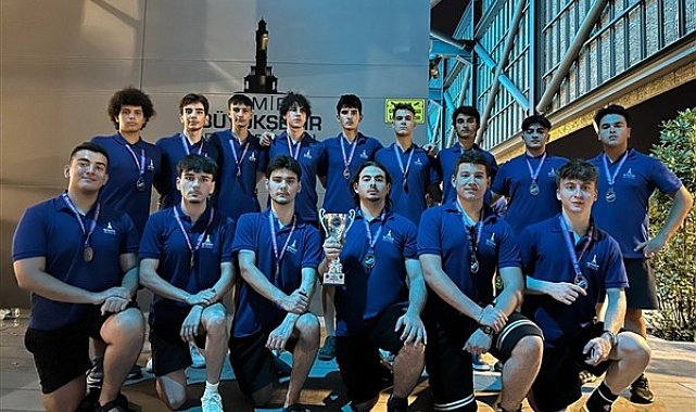 İzmirli sporcular, U15-U21 Sualtı Ragbisi Türkiye Şampiyonası’nda üçüncü oldu