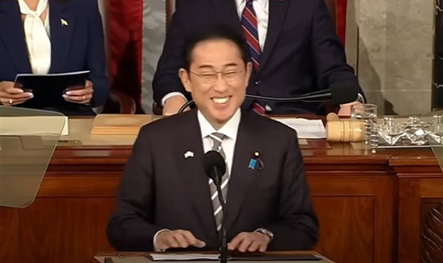 Japonya Başbakanı 'mega deprem' uyarısının ardından yurtdışı gezisini iptal etti