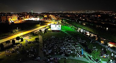 Kartepe Belediyesi açık hava sinemasında bu hafta sonu gösterilen “Can Dostlar