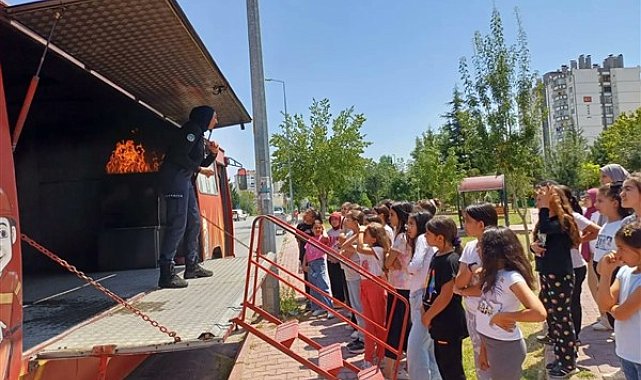 Kayseri Büyükşehir, gençlere yangınlar hakkında bilgi veriyor