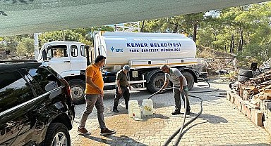 Kemer Belediyesi Tekirova'da su ulaşmayan yerlere su taşıyor