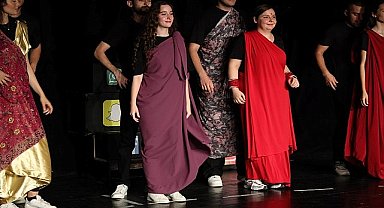 KO-MEK kursiyerlerinden muhteşem oyun: 