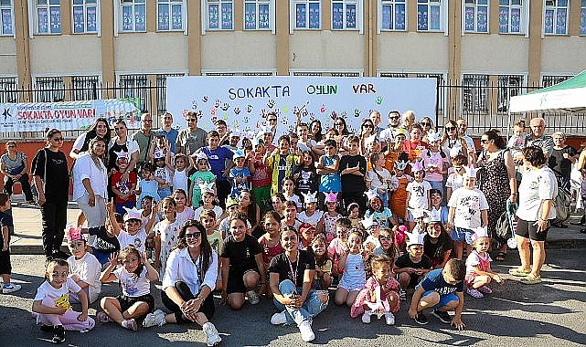 Küçükçekmece'de Sokaklar Çocukların: Sokak Oyunlarında Renkli Anlar