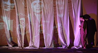 Kurtuluşun Kadınları Efes Selçuk'ta ayakta alkışlandı