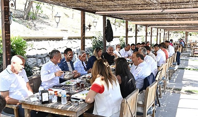 Mamak belediye yönetimi kahvaltıda bir araya geldi