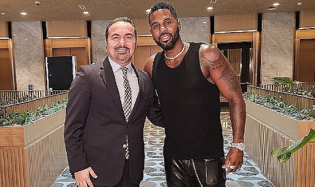 Müziğin dahi çocuğu Jason Derulo Türk kahvaltısına hayran kaldı