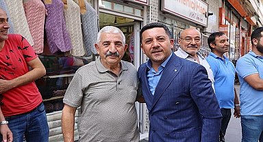 Nevşehir Belediye Başkanı Rasim Arı, Belediye Caddesi ve Keçeciler Caddesi'nde esnaf ziyaretlerinde bulundu