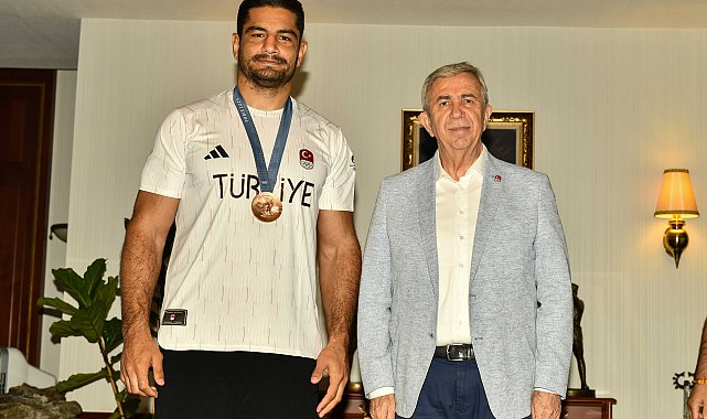 Olimpiyat üçüncüsü milli güreşçi Taha Akgül, Mansur Yavaş'ı ziyaret etti