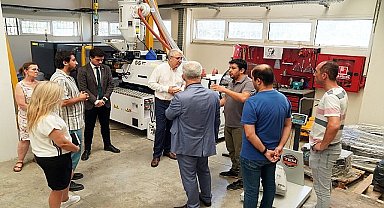 Rektör Budak, Ege Teknopark'ı ve Ege Derin Teknoloji Fabrikası'nı ziyaret etti