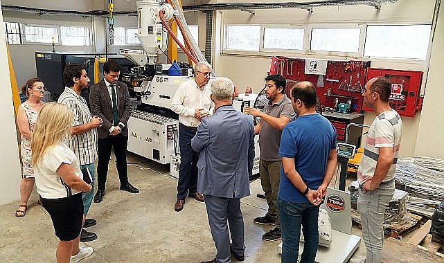 Rektör Budak, Ege Teknopark'ı ve Ege Derin Teknoloji Fabrikası'nı ziyaret etti