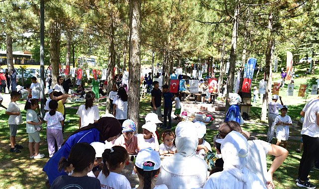 Semt Konağı ve Eğitim Merkezi öğrencileri Final Şenliği düzenledi