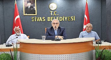 Sivas Belediyesi bünyesinde sosyal yardım faaliyetlerini sürdüren Hayat Ağacı Derneği'nin 4. Olağanüstü Genel Kurul Toplantısı gerçekleştirildi