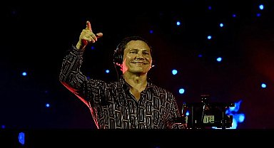 Tiësto, İstanbul'da on binlerle buluştu!