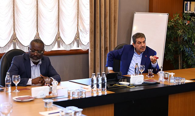 Togo Lome Üniversitesi Rektörü Kpodar'dan Esenler'e ziyaret