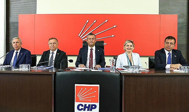 Türkiye'de Yüzler Sosyal Demokrat Belediyecilik ile Gülecek