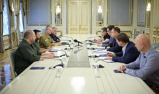 Ukrayna Devlet Başkanı Zelenski, Litvanya Savunma Bakanı Kasciunas ile görüştü