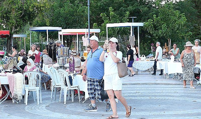 Üreten ev hanımları kermesi başladı