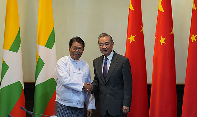 Wang Yi, Myanmarlı mevkidaşıyla görüştü