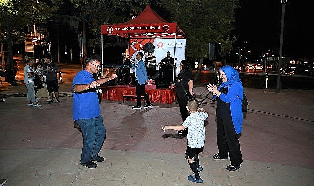 Yaza Merhaba Konserleri Eğlendiriyor