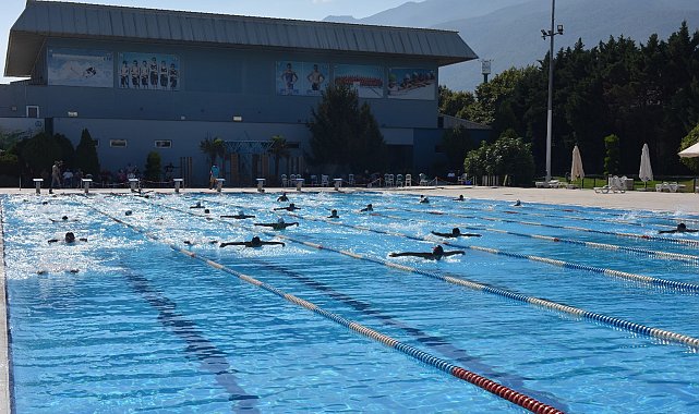 Yılmaz: 11 tesiste 17 farklı branşta evlatlarımız uzman antrenörlerden eğitim alıyor