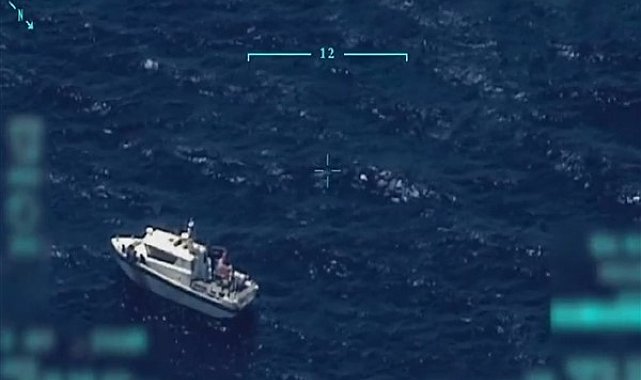 Yunanistan Sahil Güvenlik botunun bıraktığı düzensiz göçmenler kurtarıldı